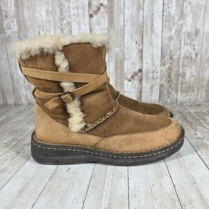 Cabelas Womens Brown Suede Shearling Lined‎ Winter Boots Side Zip Chain Accent